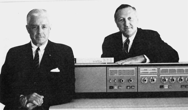 Т. Уотсон (младший) и В. Лерсон у компьютера IBM/360