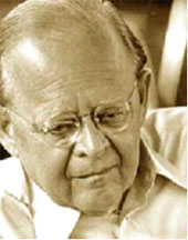 Карл ДОЙЧ (1912, Прага - 1992, Кембридж, шт. Массачусетс) - американский политолог-теоретик, один из инициаторов «бихевиористской революции»